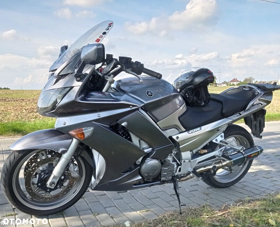 Yamaha FJR - 2