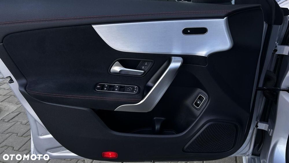 Mercedes-Benz CLA 250 e PHEV AMG Line 8G-DCT - 10