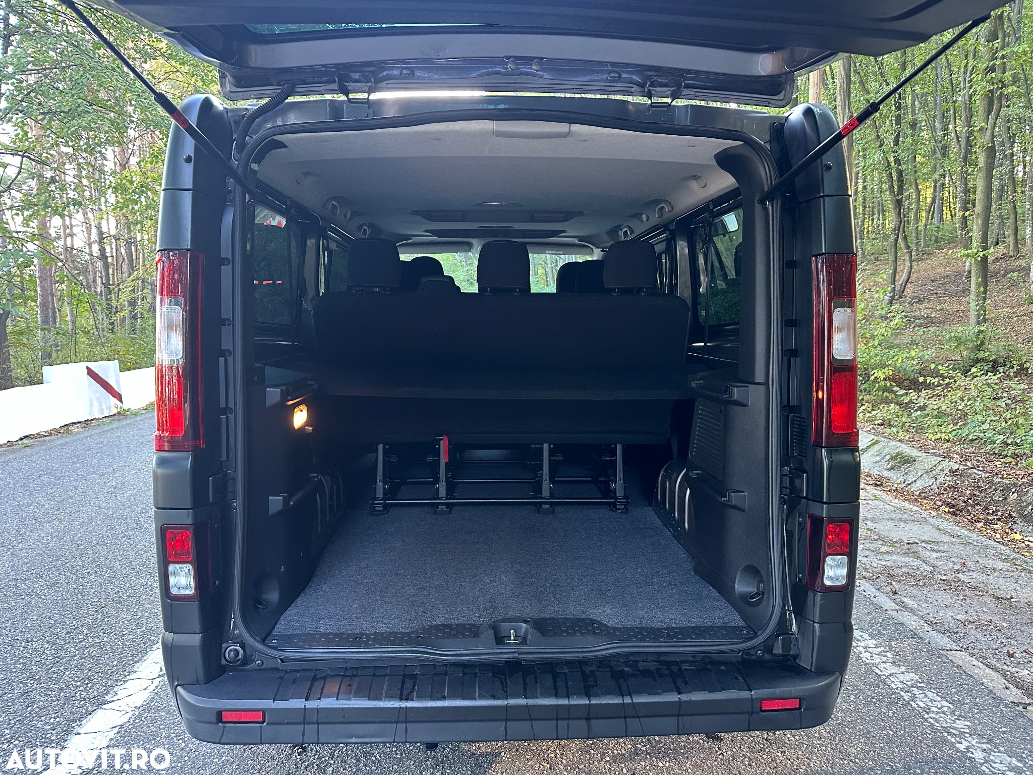 Renault Trafic ENERGY dCi 125 Combi Expression - 10