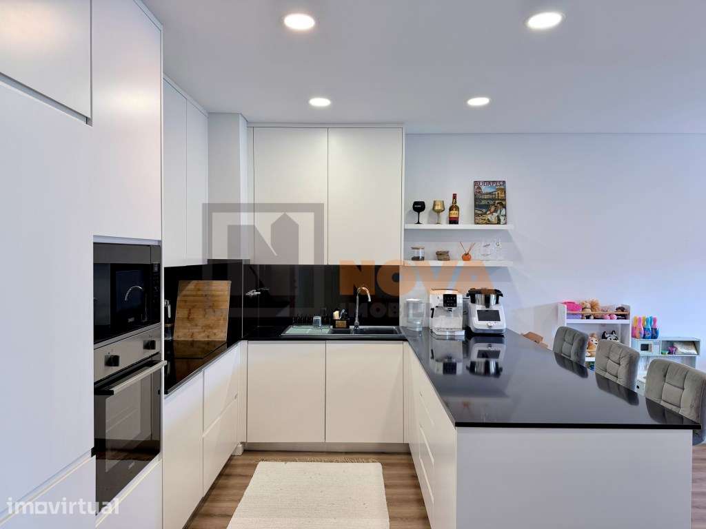 Apartamento T3 Moderno em Famões | 155 m² | Excelente Exposição Sol... - Grande imagem: 3/19