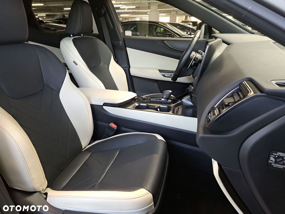 Lexus NX 350h Omotenashi AWD - 11