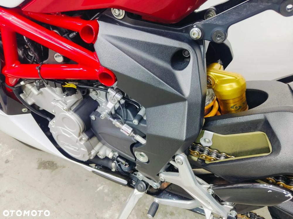 MV AGUSTA F3 - 23