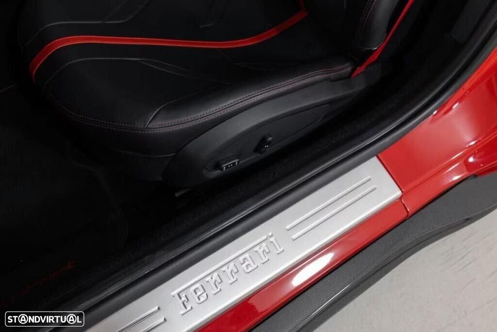 Ferrari 812 Superfast 6.5 V12 - 5