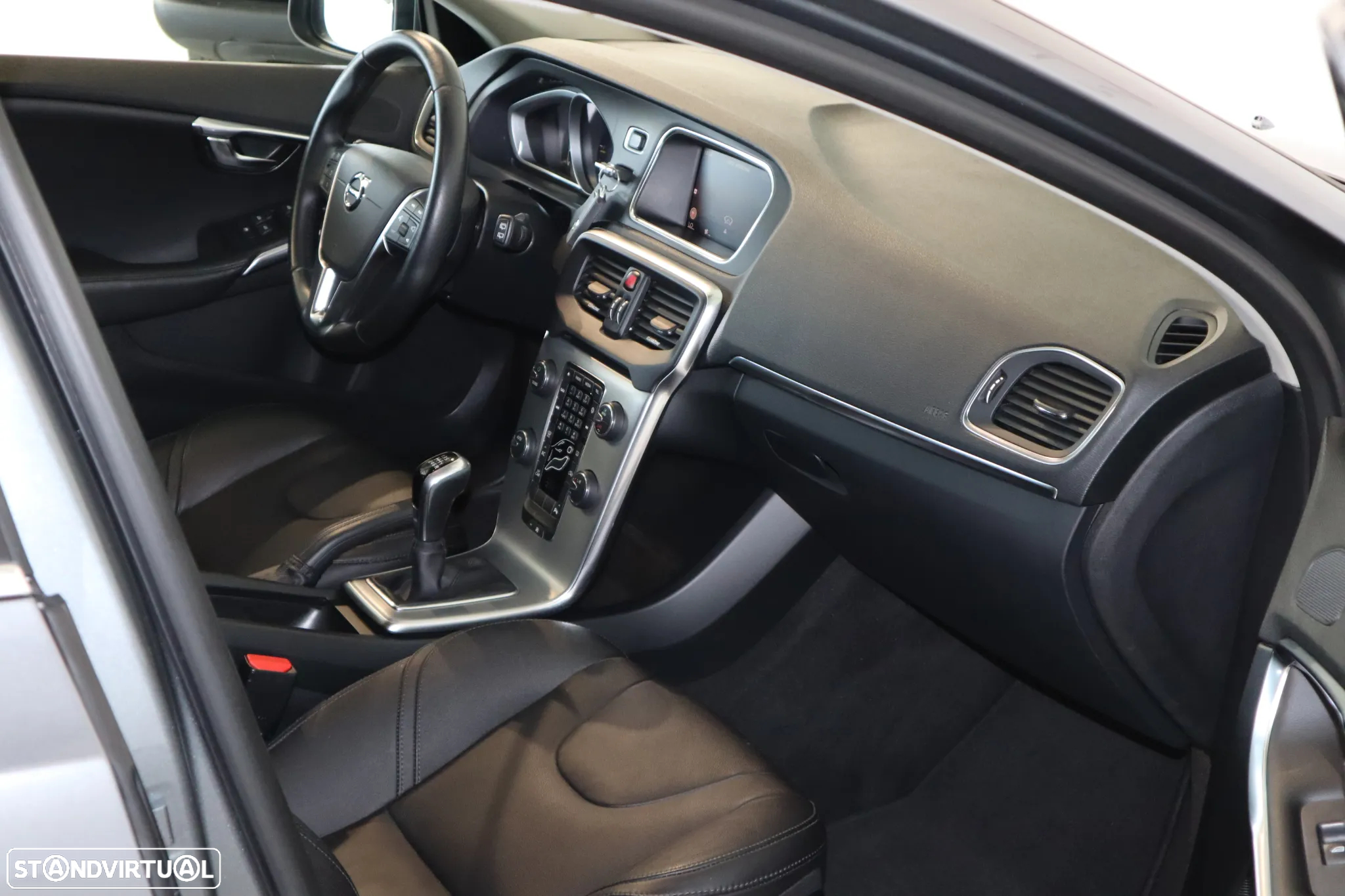 Volvo V40 2.0 D2 Inscription - 11