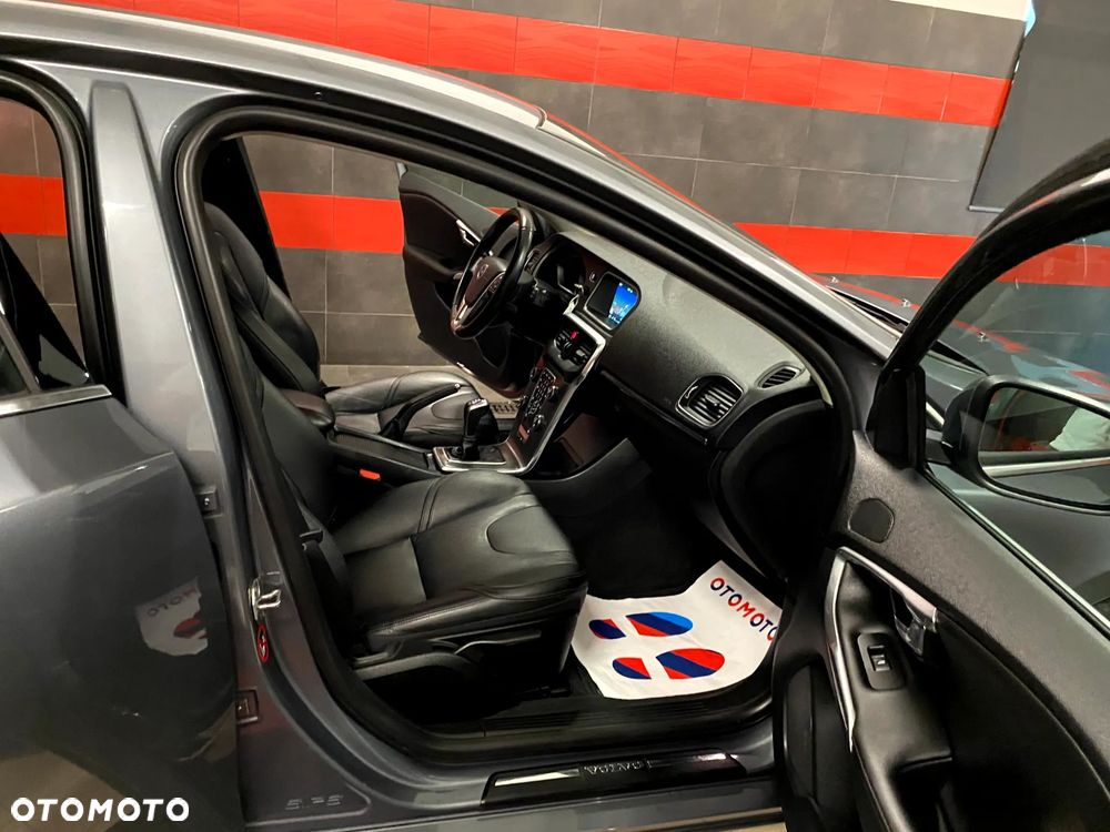 Volvo V40 D2 Summum - 21
