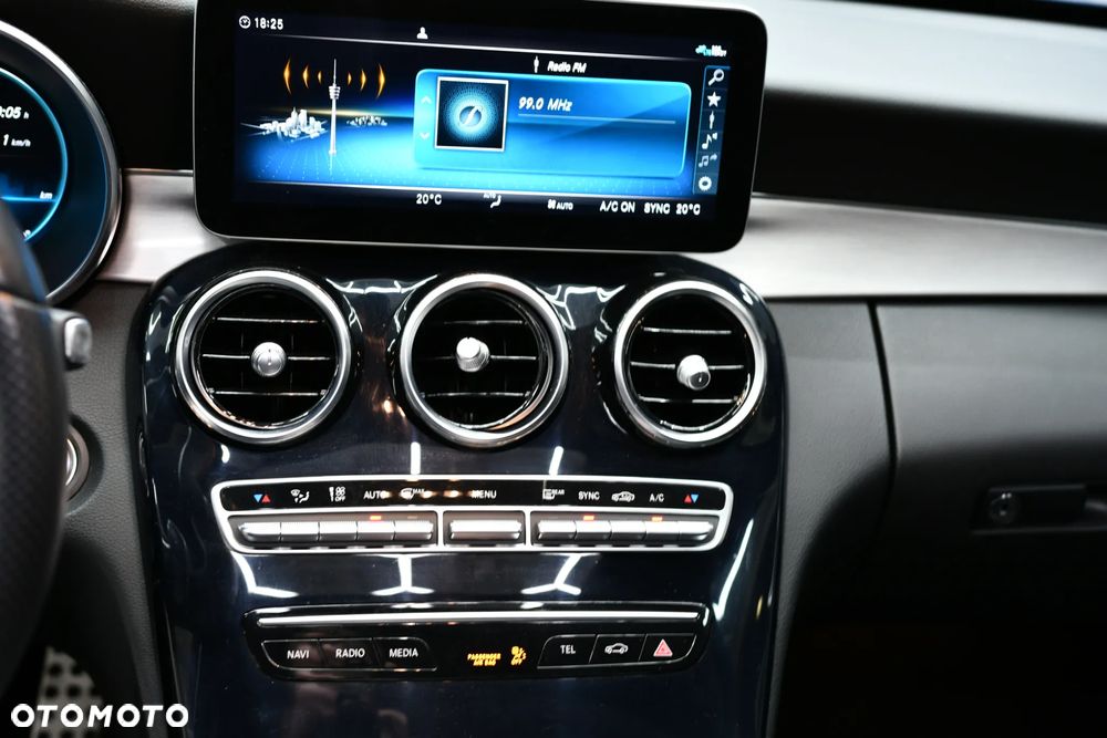Mercedes-Benz Klasa C 300 d 4MATIC 9G-TRONIC - 22