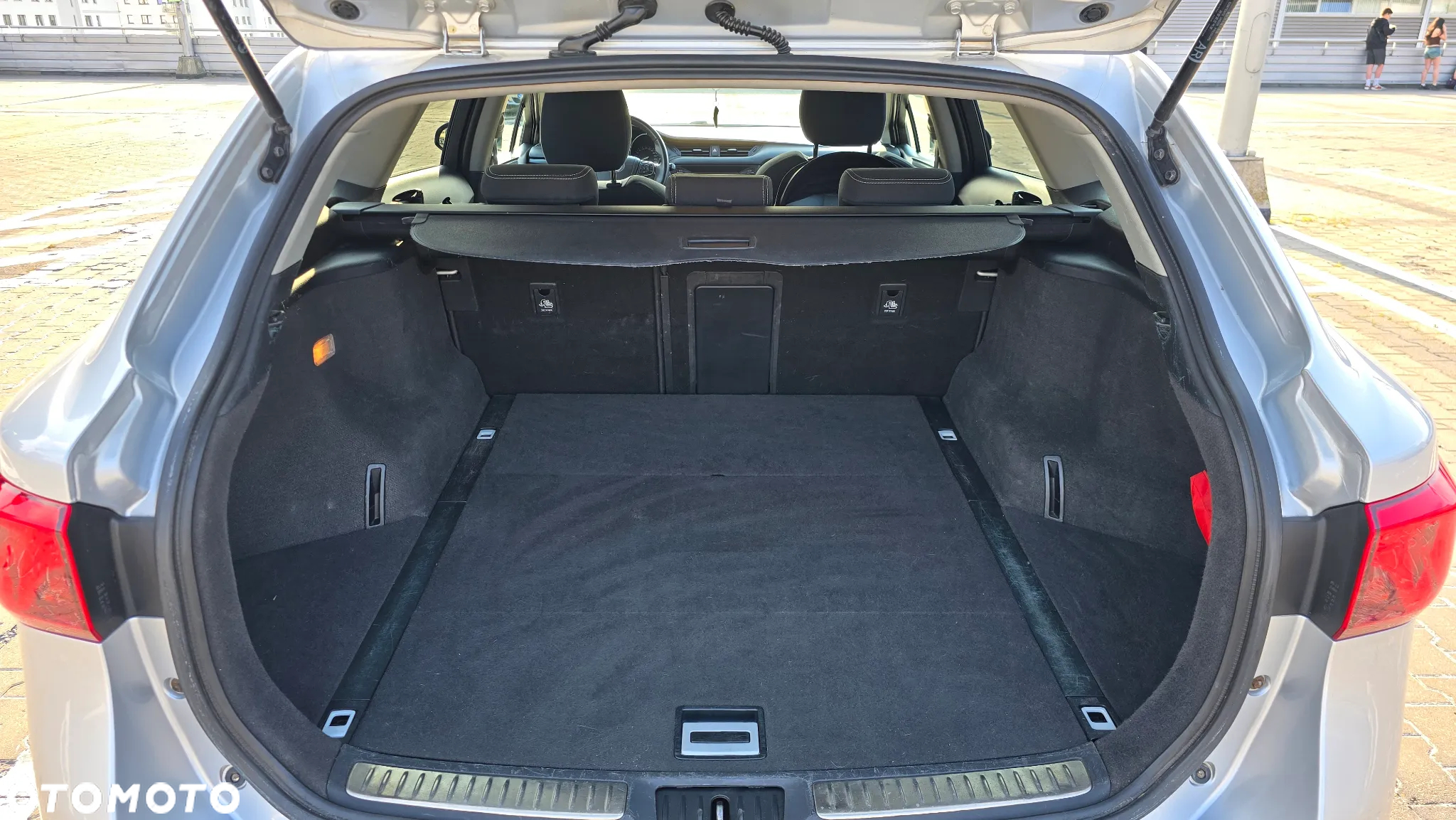 Toyota Avensis 2.0 D-4D Premium - 11