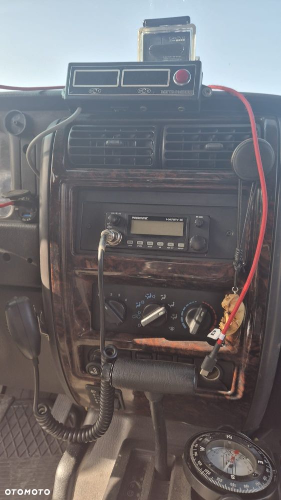 Jeep Cherokee - 12