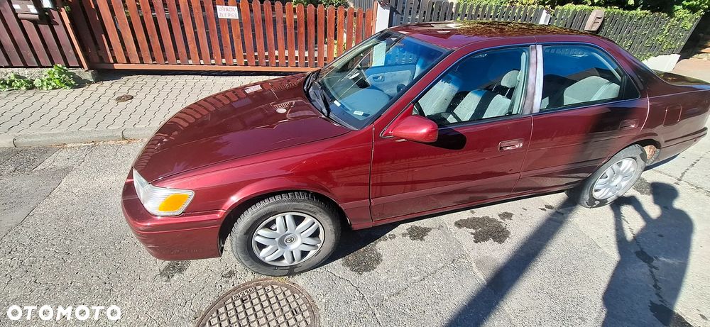 Toyota Camry - 18