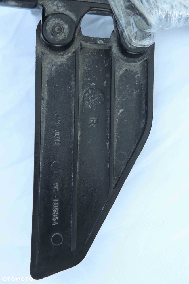 Set Podnóżek Pasażera Prawy KTM Duke 125 - 2