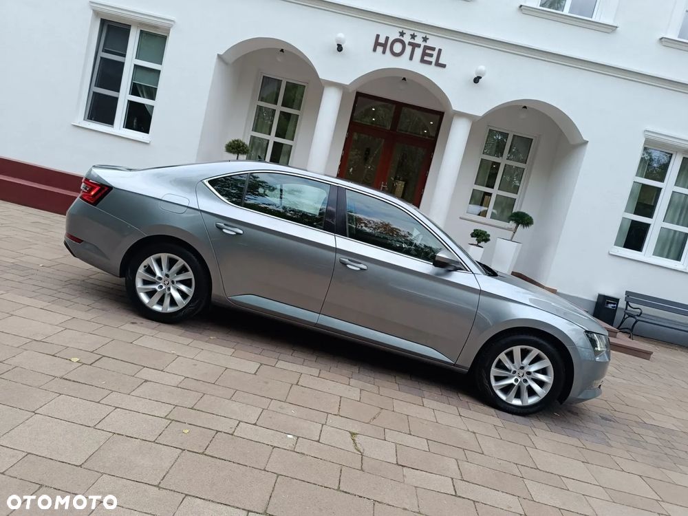 Skoda Superb 1.4 TSI ACT DSG Ambition - 15