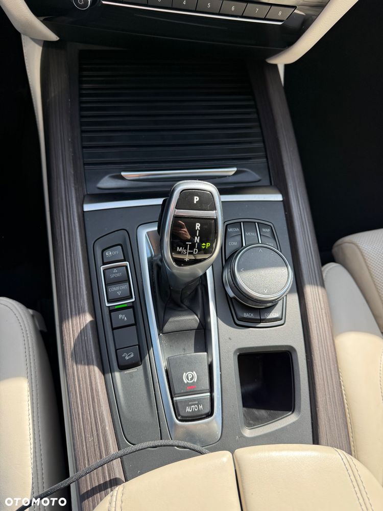 BMW X5 xDrive25d - 23