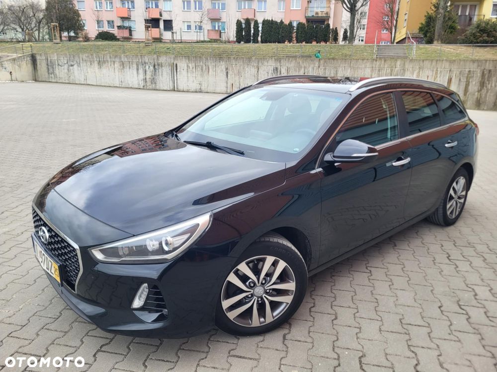 Hyundai i30 blue Kombi 1.6 CRDi YES Gold - 19