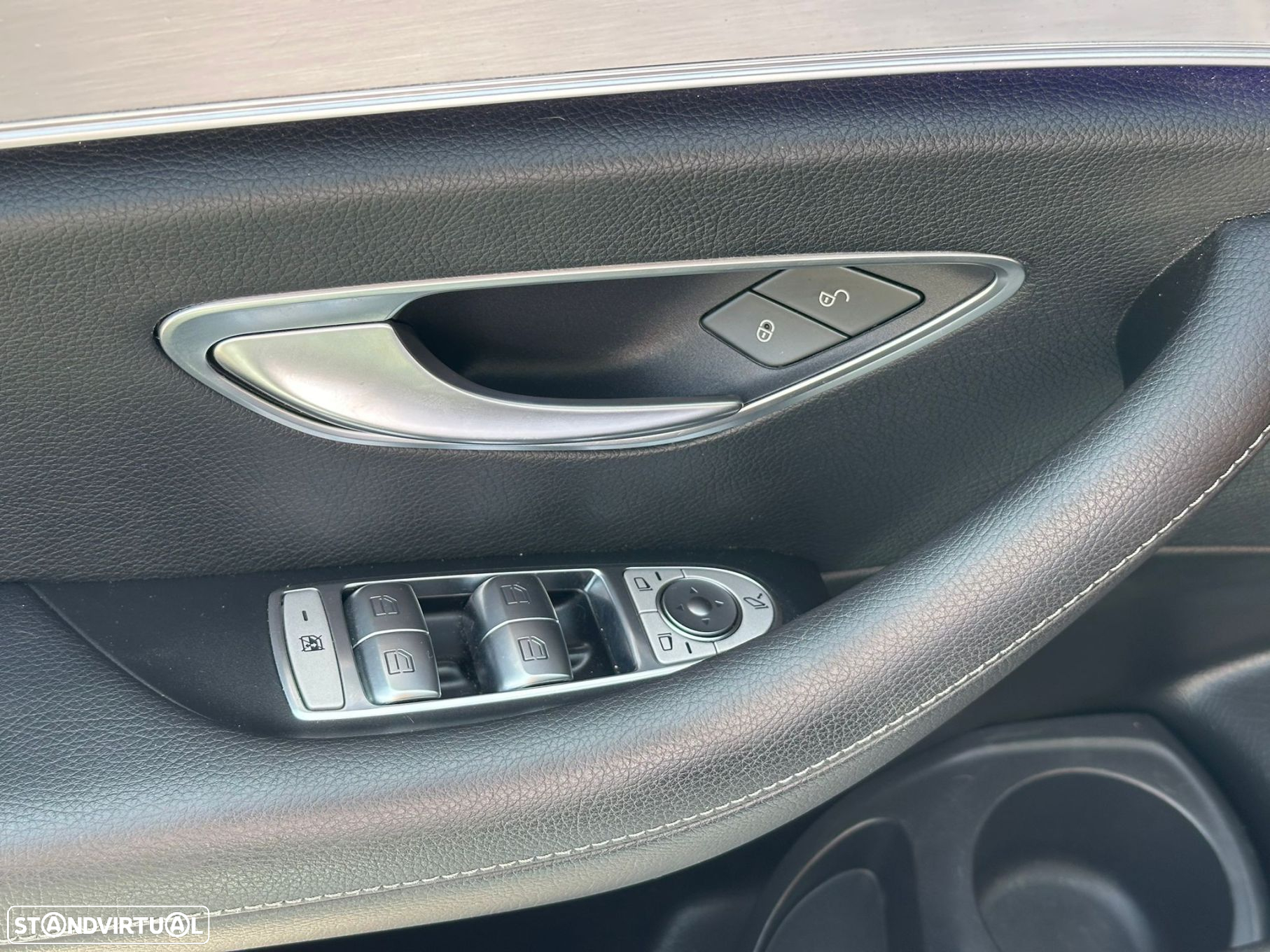 Mercedes-Benz E 220 d Avantgarde - 29