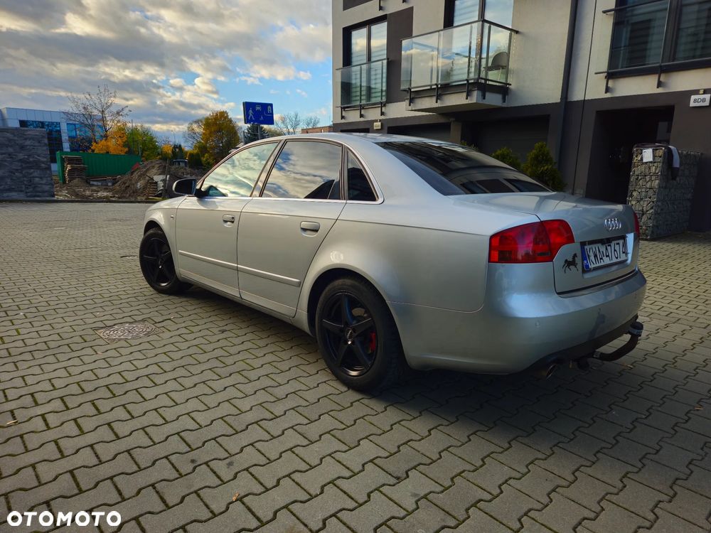 Audi A4 Limousine - 4