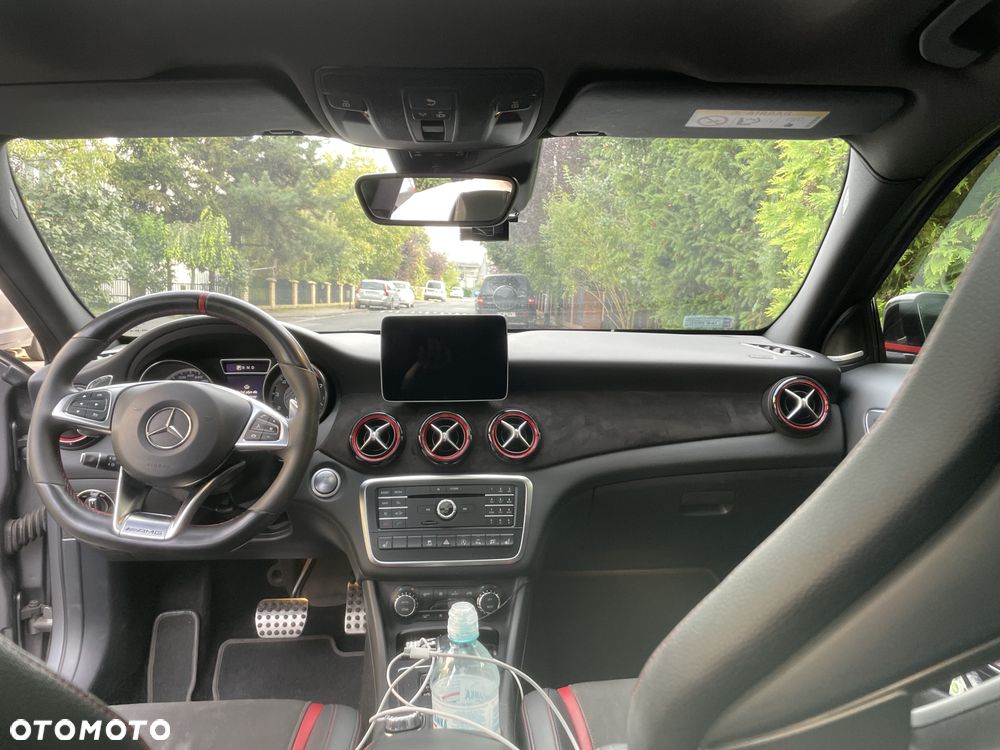 Mercedes-Benz GLA - 18