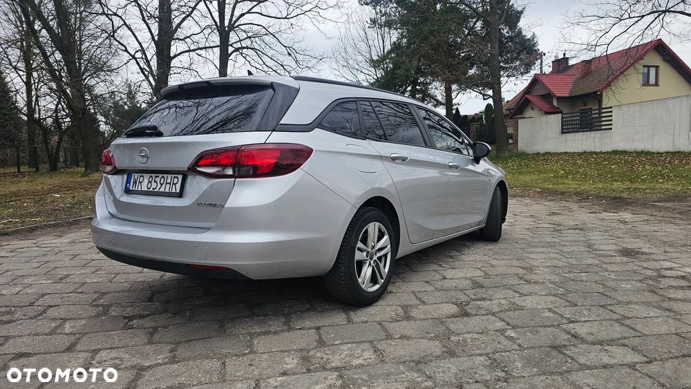 Opel Astra 1.6 CDTI Essentia - 19