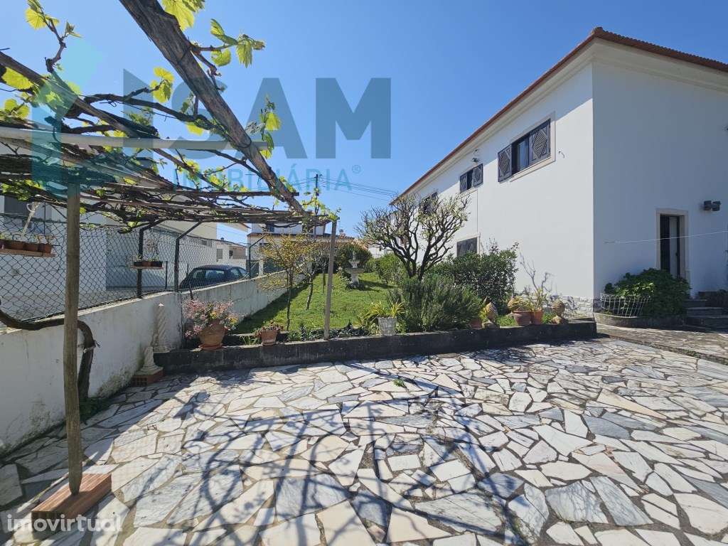 Moradia T2+1 com garagem e quintal Torres Vedras - Grande imagem: 4/30