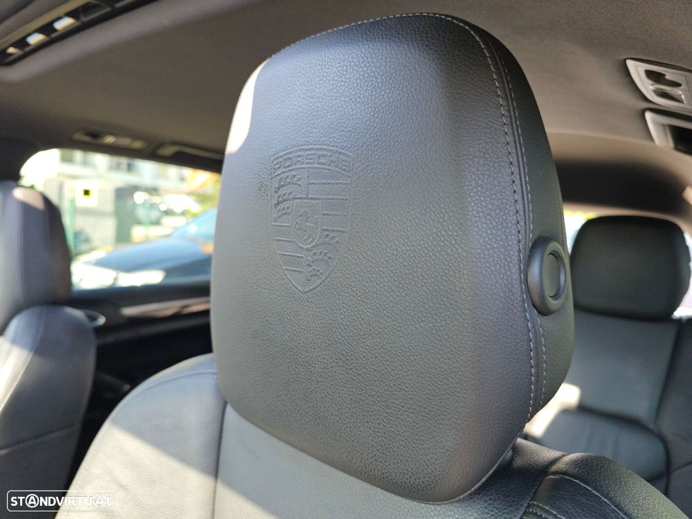 Porsche Cayenne II Platinum Edition - 35