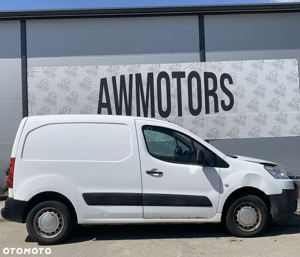 PEUGEOT PARTNER 2010 *SAMOCHÓD NA CZĘŚCI* 5186 EWP - LAKIER BIAŁY BANQUISE MASKA, LAMPA, DRZWI, LUSTERKO, ZDERZAK, GRILL, BŁOTNIK, KLAPA, BELKA, DESKA, FOTELE, KANAPA, ĆWIARTKA KIEROWNICA, TARCZE, ZACISKI, ZAWIESZENIE, KOMPLETNY PRZÓD, KOMPLETNY TYŁ, LICZNIK, ZEGARY, PRAWE LEWE PRZÓD TYŁ - 3