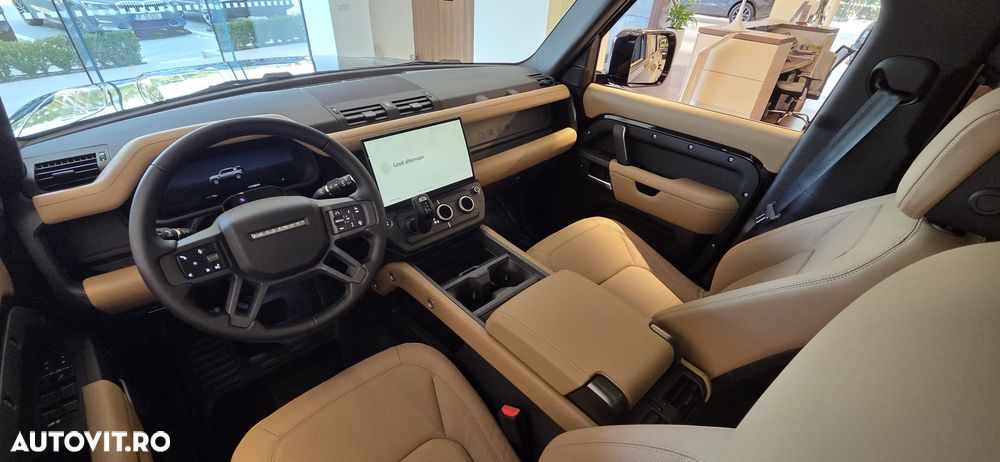 Land Rover Defender - 12