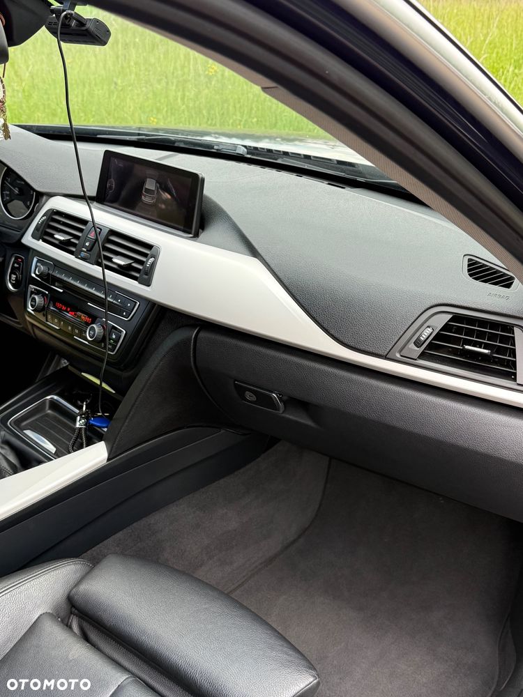 BMW Seria 3 320d Efficient Dynamics Edition - 14