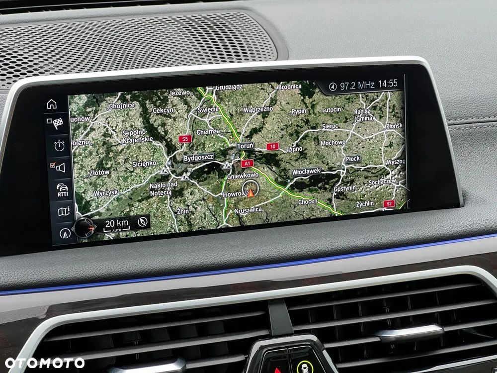 BMW Seria 7 750i xDrive - 32