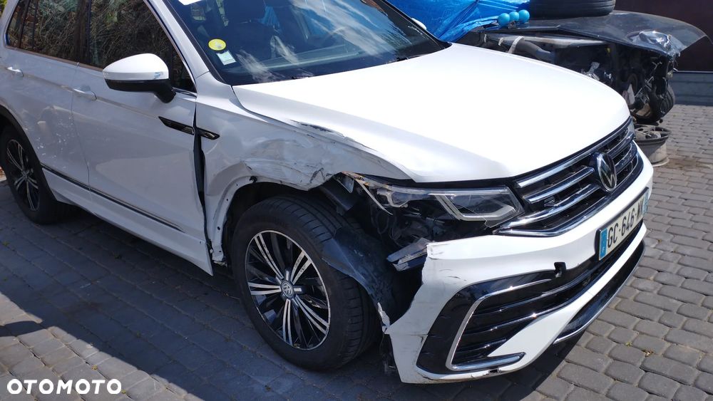 Volkswagen Tiguan 2.0 TDI SCR 4MotION DSG R-Line - 32
