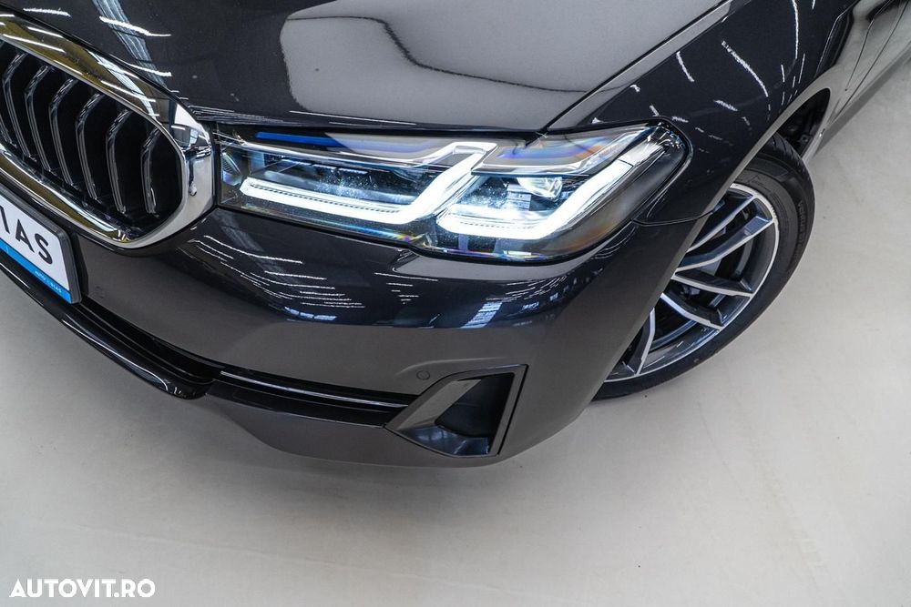 BMW Seria 5 530e Aut. Luxury Line - 34