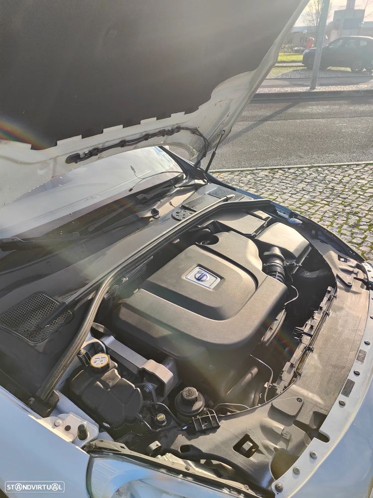 Volvo V60 2.0 D3 R-Design - 12