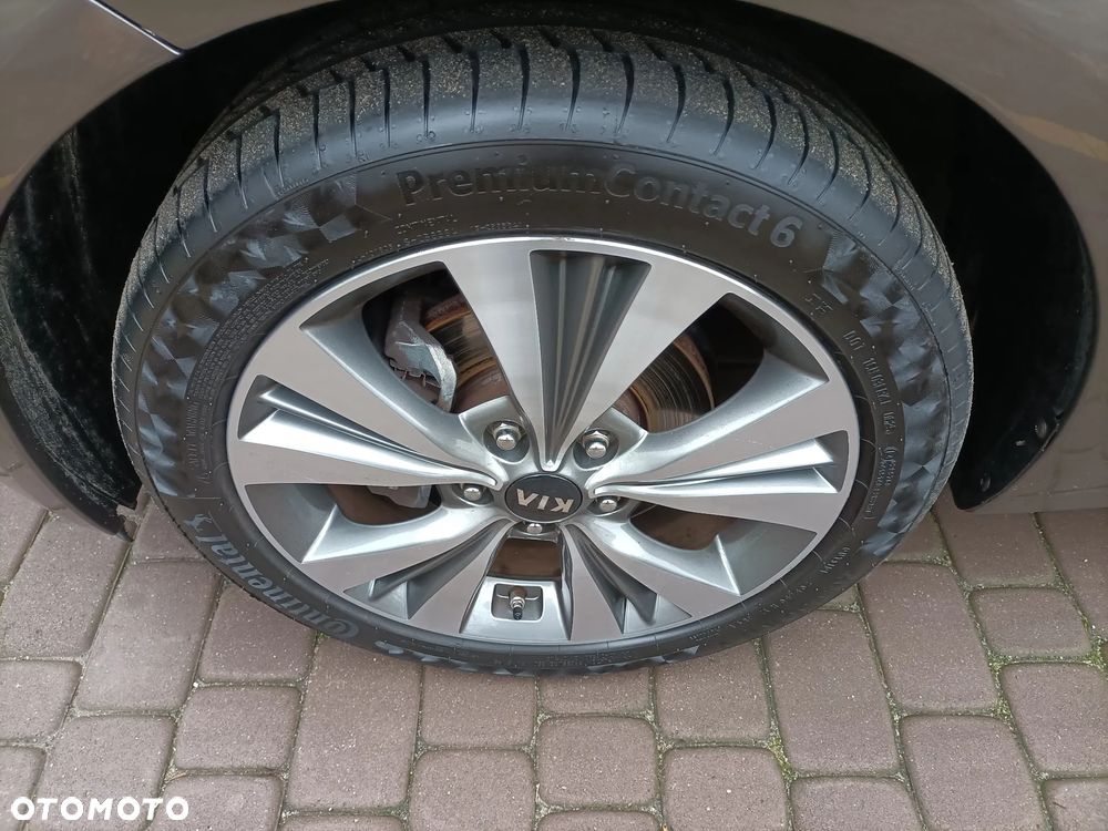 Kia Venga 1.6 CRDi 128 Dream Team Edition - 8