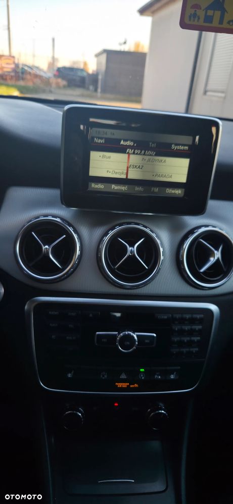 Mercedes-Benz GLA 250 7G-DCT StreetStyle - 22