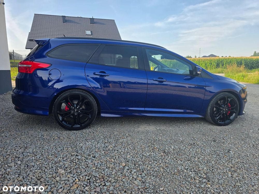 Ford Focus 2.0 EcoBoost ST mit Leder-Exclusiv-Paket - 8