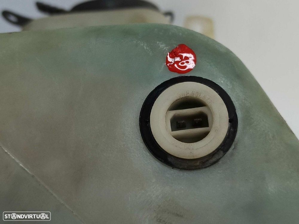 DEPOSITO LIMPA VIDROS VOLVO SERIE 480 TURBO - 5