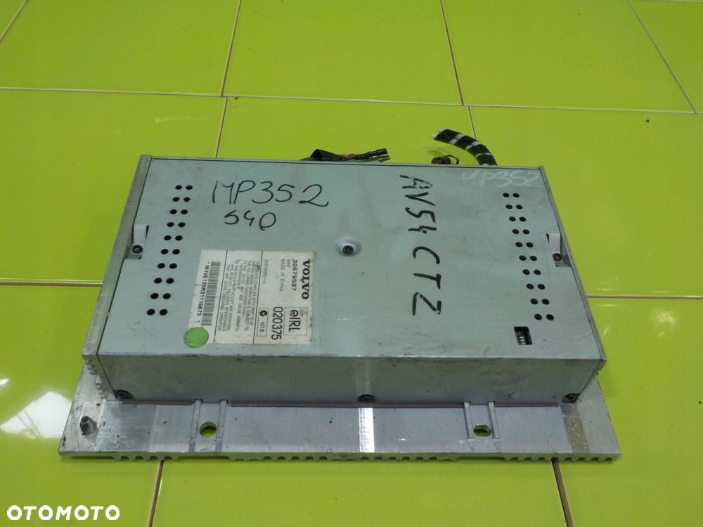 VOLVO S40 II 2.5 T5 04r AUT wzmacniacz radia 30679537 - 6
