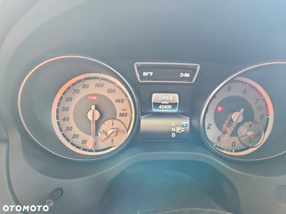 Mercedes-Benz GLA 250 4Matic 7G-DCT - 12
