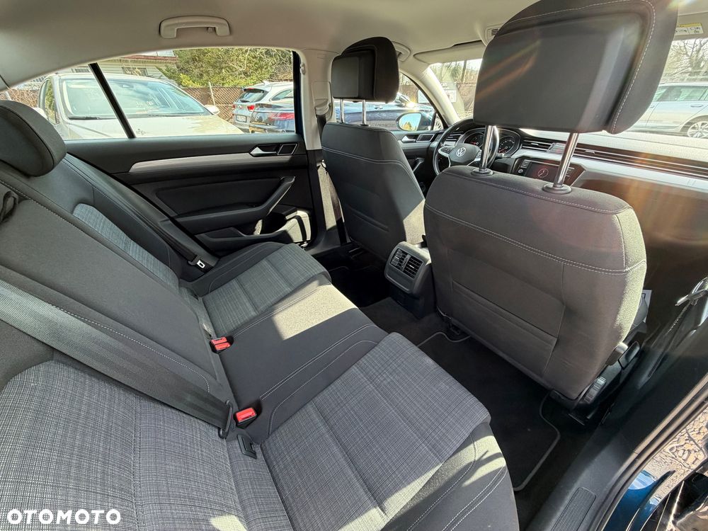 Volkswagen Passat 2.0 TDI EVO Business DSG - 33