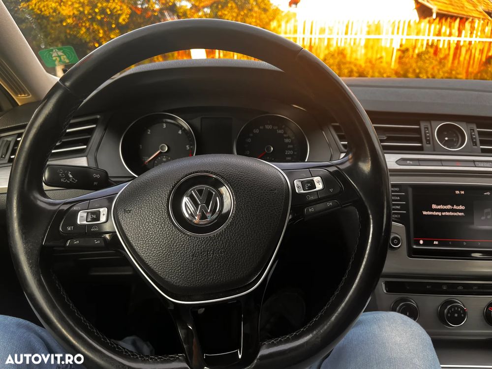 Volkswagen Passat 1.6 TDI (BlueMotion Technology) Trendline - 16