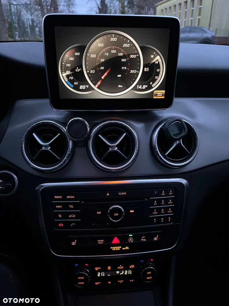 Mercedes-Benz CLA 250 AMG Line - 19