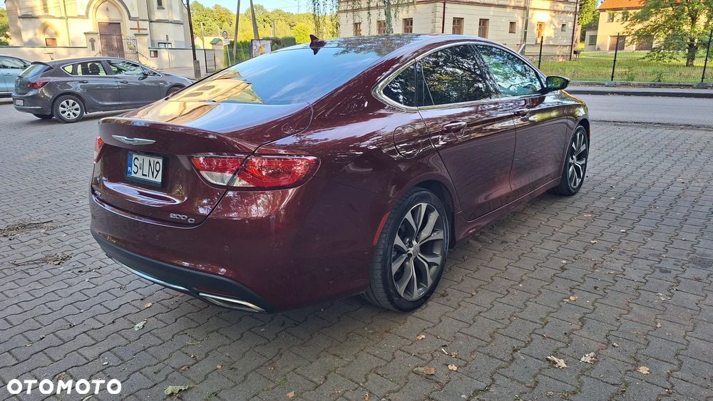 Chrysler 200 - 5