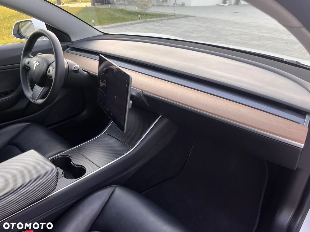 Tesla Model 3 - 17