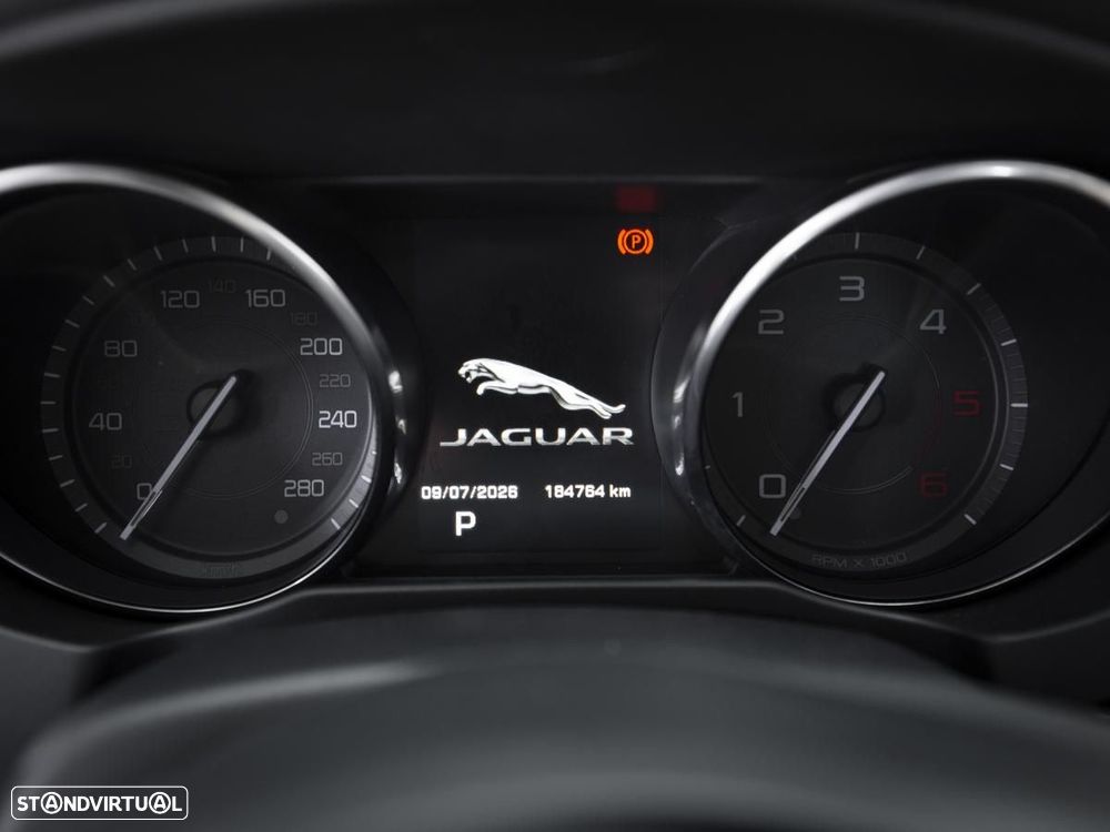 Jaguar XE - 17