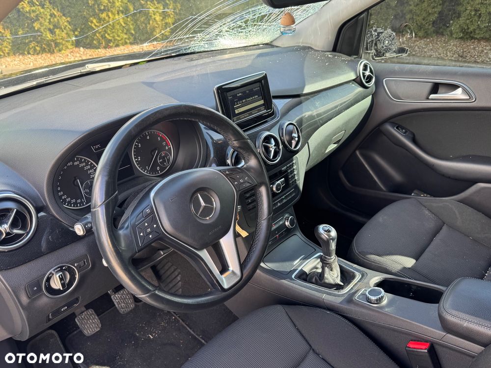 Mercedes-Benz Klasa B 200 CDI - 23