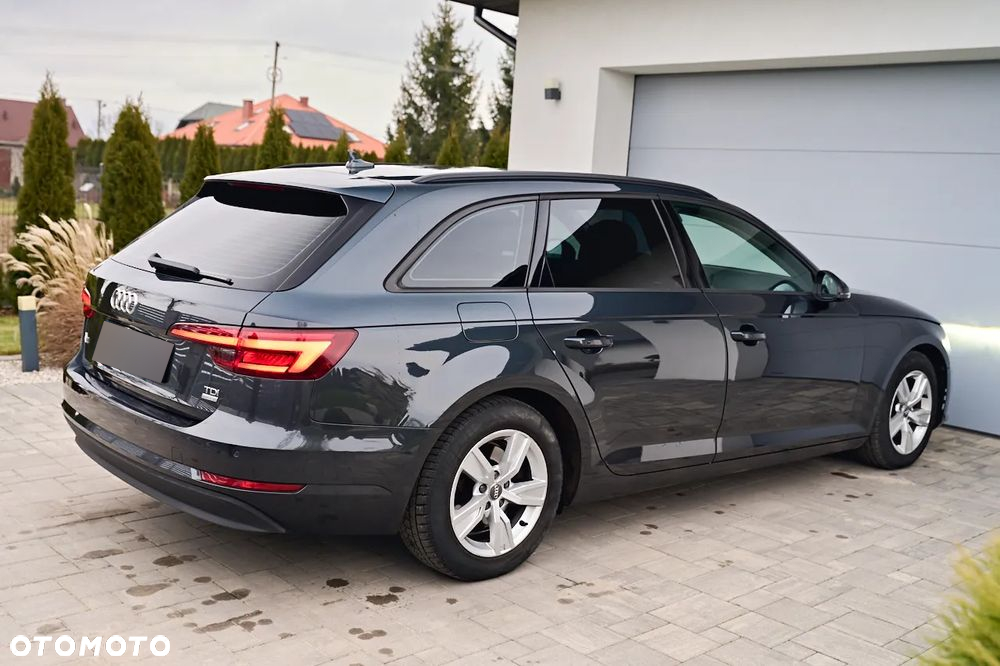 Audi A4 2.0 TDI Design S tronic - 13