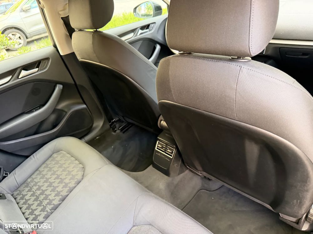 Audi A3 Sportback 1.6 TDI B.Line Attraction - 21