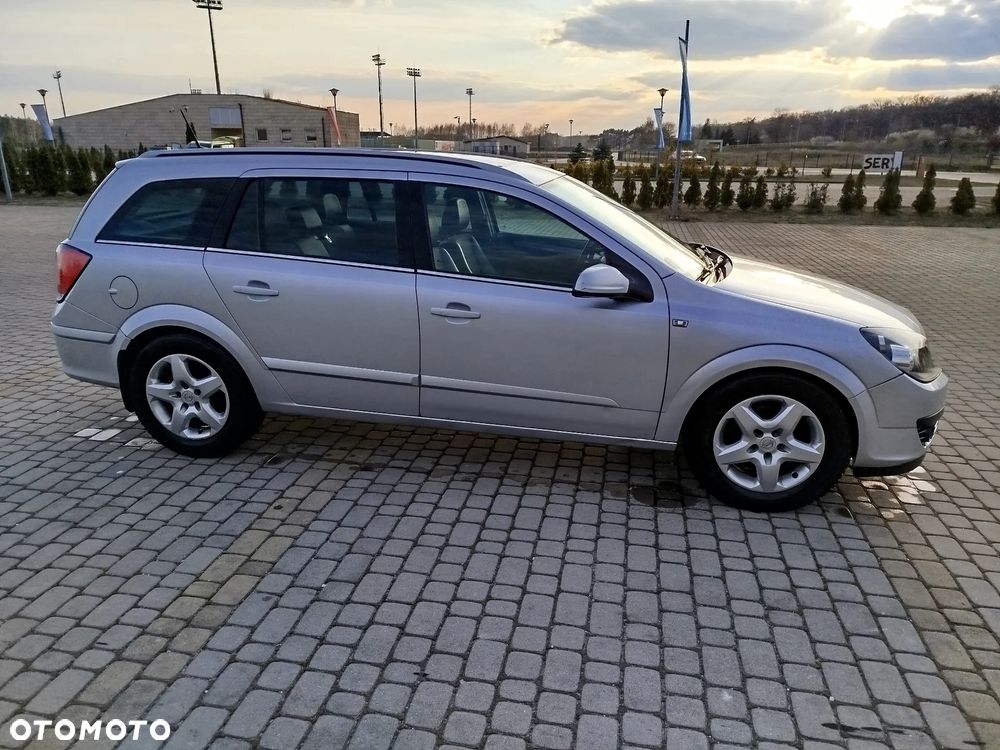 Opel Astra 1.9 CDTI Cosmo - 5
