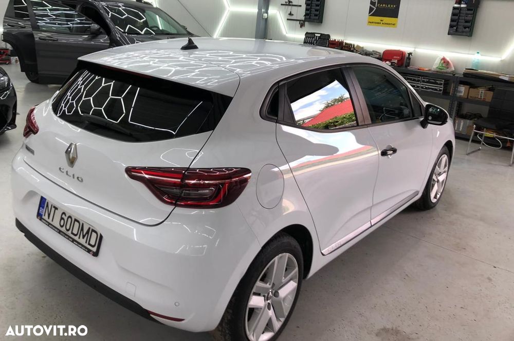 Renault Clio - 10