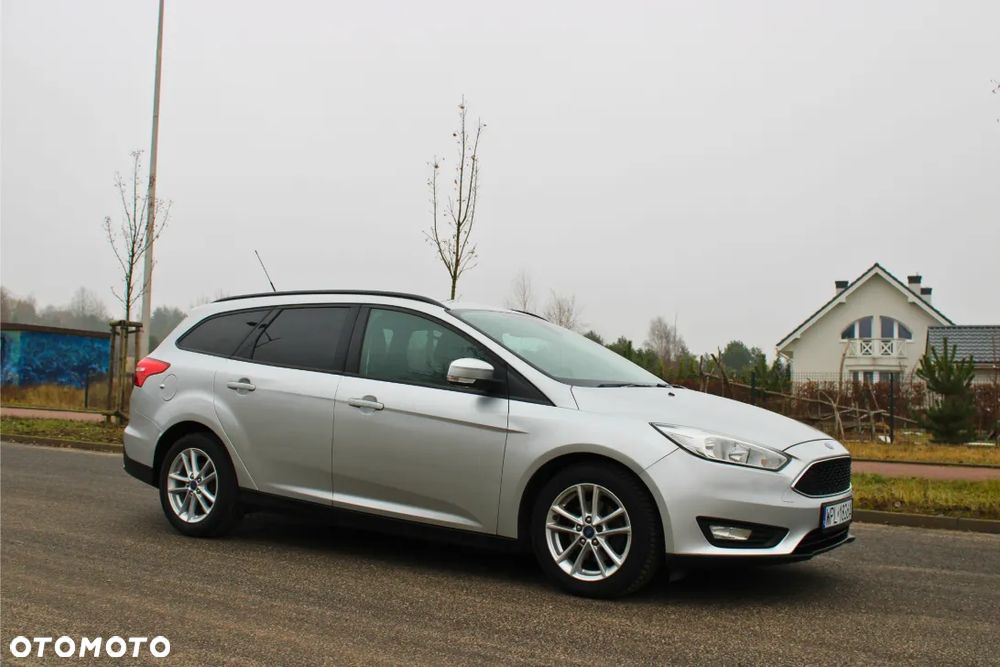 Ford Focus 1.6 TDCi DPF Ambiente - 4