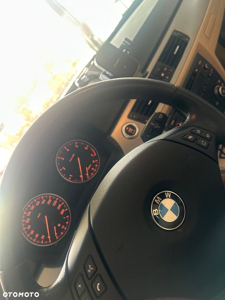 BMW Seria 3 318i - 11