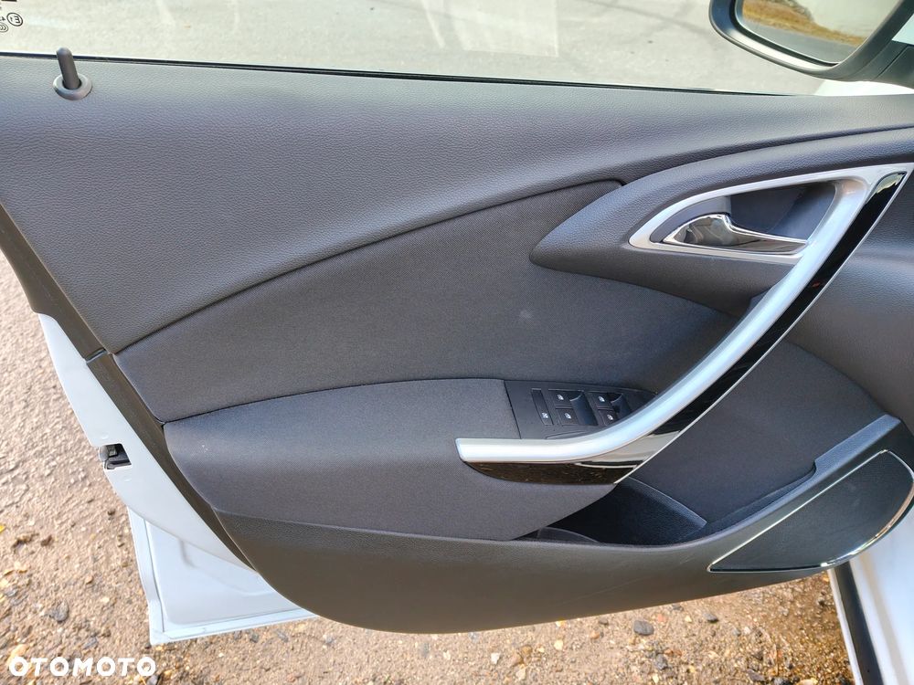 Opel Astra 1.7 CDTI DPF Cosmo - 19